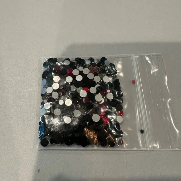 7Y/8.5M Women’s Nike Black, White & Red  CUSTOM Blinged Air Force 1’s. - Picture 8 of 9